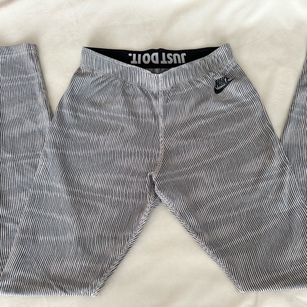 Nike leggings